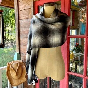 Banana Republic 100% Wool Shawl